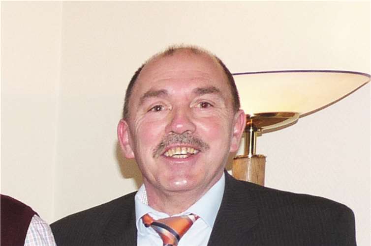 Ortsbürgermeister Rainer Hilger ist stolz auf die zahlreichen ehrenamtlichen Helfer, die zu diesem Sieg beigetragen haben.