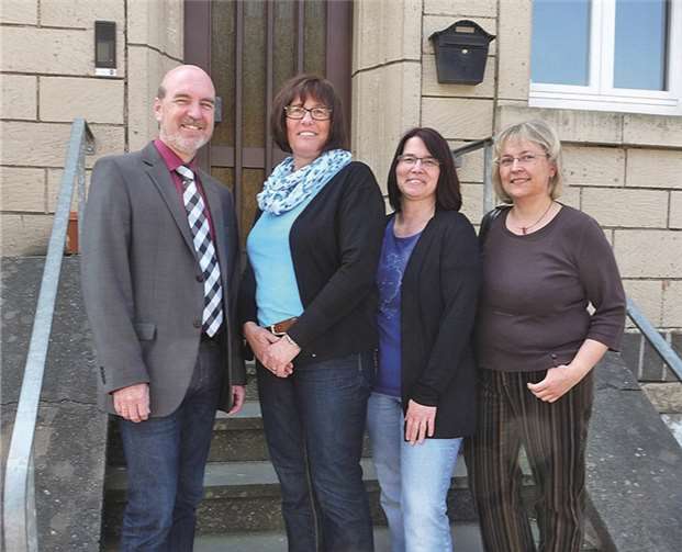 Ortsbürgermeister Rudolf Wingender (v.l.) mit Gustel Haag, Christiane Spenger und Ulla Hege-Naber.