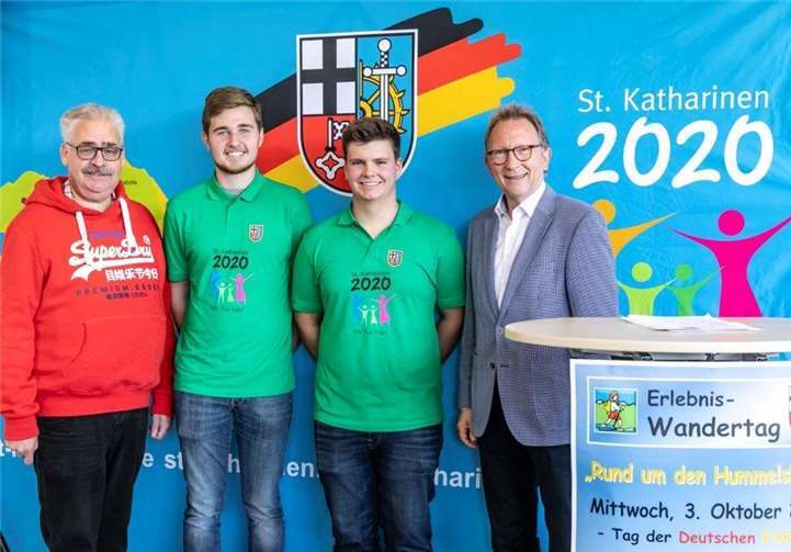 Ortsbürgermeister Willi Knopp und Bundestagsabgeordneter Erwin Rüddel sprachen dem Junggesellenverein Hargarten ein Lob für die Organisation aus.