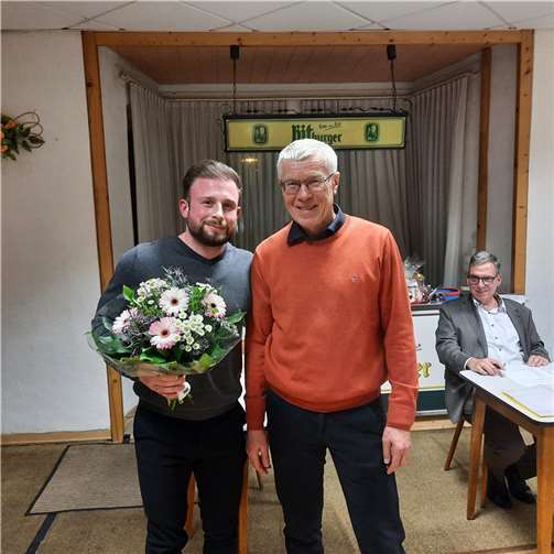 Ortsbürgermeisterkandidat der CDU Neuhäusel, Christoph Augst mit Hanno Hofmann und im Hintergrund der Erste Beigeordnete der Verbandsgemeinde Montabaur, Andree Stein.