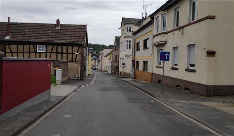 Ortsdurchfahrt der B266 durch Kripp – Quellenstraße an einer der Engstellen. Quelle: B‘90/Die Grünen Remagen