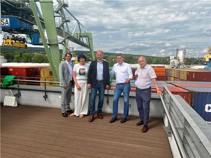 Ortstermin am Rheinhafen mit: v.li. Mathias Holly, MdL Anette Moesta, Jens Lauermann, MdL Christian Baldauf und Dr. Hans-Georg Hansen. Quelle: CDU Andernach