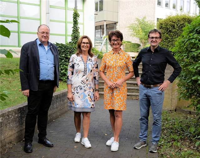Ortstermin zum Lehrschwimmbecken in Adenau mit Bürgermeister Guido Nisius, Mechthild Heil MdB, Petra Schneider MdL und dem Vorsitzenden der CDU-Kreistagsfraktion, Michael Korden.Foto: Michael Schneider
