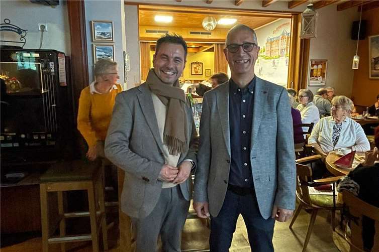 Ein geselliger Nachmittag für die Seniorinnen und Senioren Ortsvorsteher Andreas Münzel mit Oberbürgermeister David Langner. Fotos:Andreas Münzel