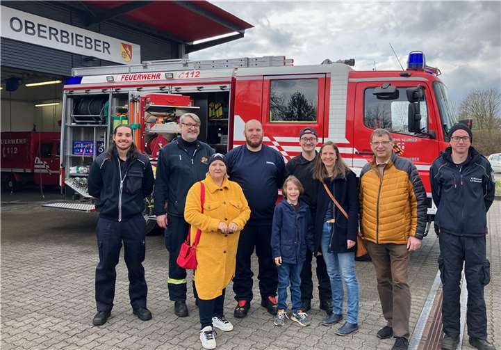 Ortsvorsteher-Kandidatin Maren Dümmler besuchte gemeinsam mit den Ortsbeirat-Kandidaten Franklin Fleischhauer und Ingelore Troß-Fergen die Feuerwehr in Oberbieber.  Foto: SPD Ortsverein Oberbieber