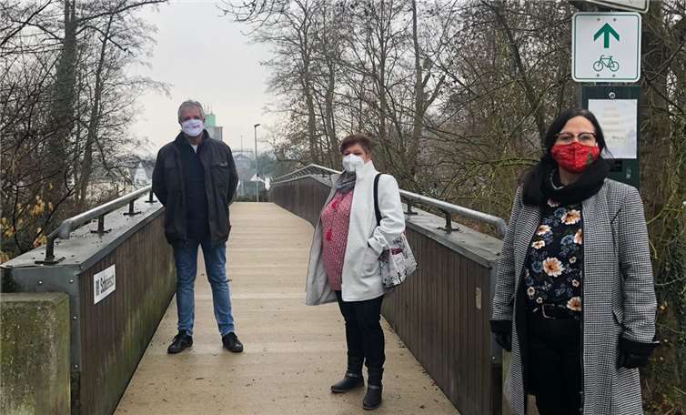 Ortsvorsteher Karl-Heinz Troß, Andrea Welker mit Petra Grabis, Vorsitzende SPD-Ortsverein Niederbieber-Segendorf.Foto: SPD