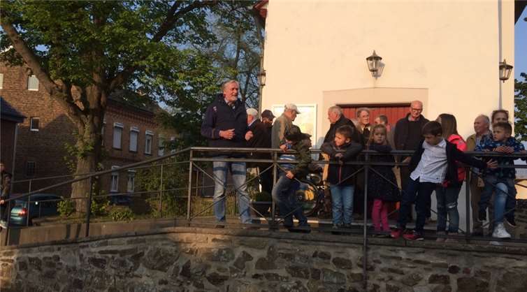 Ortsvorsteher Klöß begrüßt das Publikum.Fotos: privat