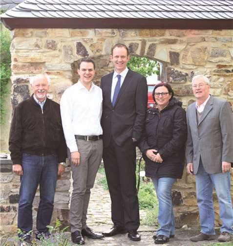 Ortsvorsteherkandidat Michael Kappl und seine Parteifreunde geben der Löhndorfer Bevölkerung die Möglichkeit, sich über die Ziele der politischen Arbeit der CDU im Dorf zu informieren. privat