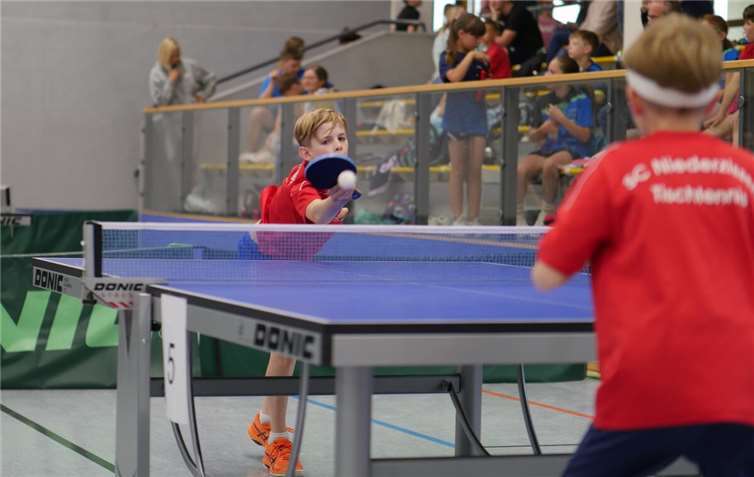 Oskar Schwarz im vereinsinternen Duell mit Linus Funk.  Foto: SC Niederzissen