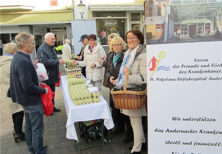 Ostereierverkauf in der Bahnhofstraße. Privat