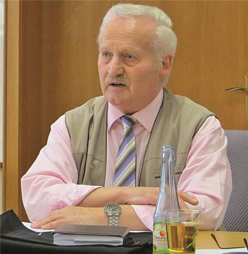 Othmar Luxem erläuterte den Zweck und die die Organisation des Seniorenhilfevereins.