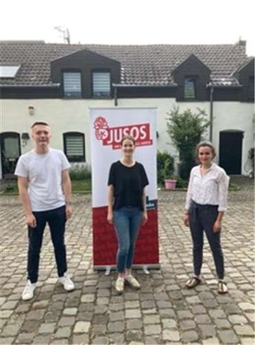 Otis Henkel, Anna Neßhöver undZeynep Kirli (v. li.) bilden den neu gewählten Vorstand. Foto: Jusos Rhein-Sieg