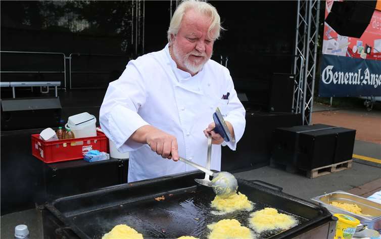 Otto Stangl kochte mit Meckenheimer Produkten.