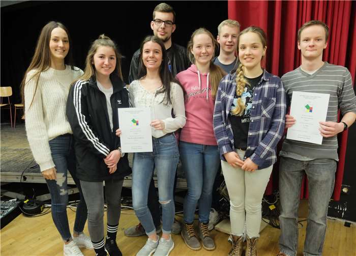 PJG-Mathematiker ohne Grenzen freuen sich über ihr gutes Abschneiden. Privat