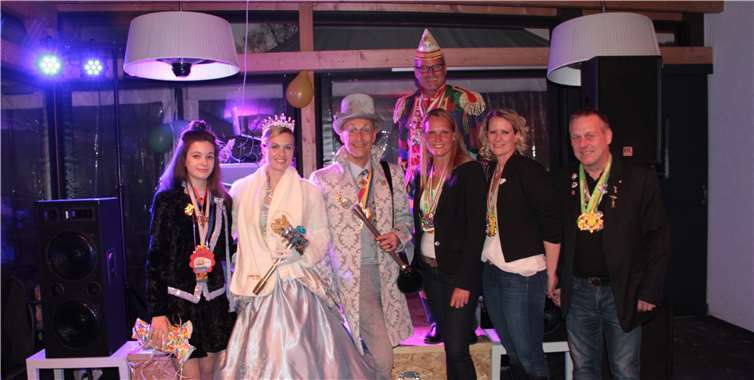 Page Sheena Lotz, Prinzessin Schmetterling Valesca I. von Glanz und Glitzer (EKG), Hofkanzler Frank Spiegel, Torsten Schupp, Julia Retkowski, Jessica Schupp und Oliver Schupp.