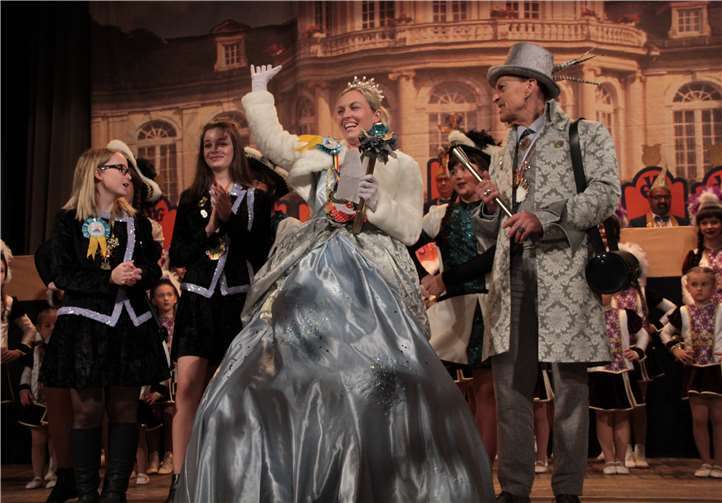 Pagen Sabrina Rink, Sheena Lotz, Prinzessin Schmetterling Valesca I. von Glanz und Glitzer Hofkanzler Frank Spiegel.