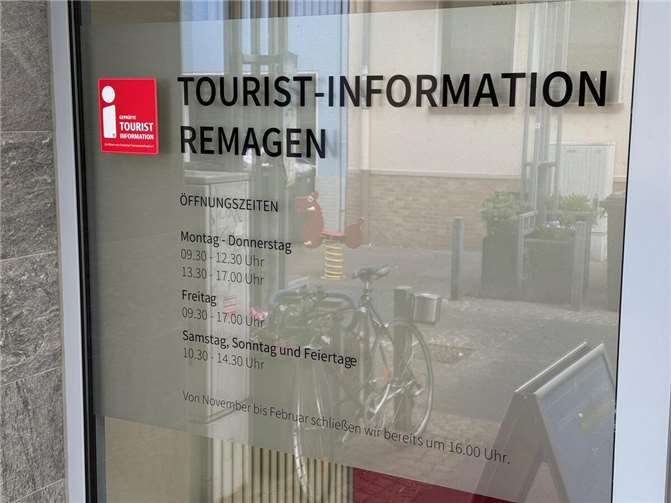 Parkausweise für den P+R-Parkplatz sind künftig nur noch in der Touristinformation in der Josefstraße erhältlich.