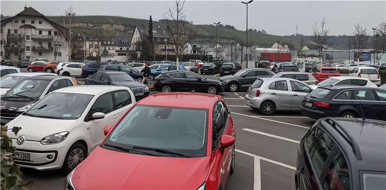 Parkplätze für PKW: Im Zeitraum der Landesgartenschau nicht ausreichend. Foto: Dennis Hoffmann