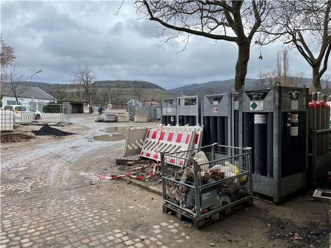 Stadtrat beschließt Maßnahmenplan für den Wiederaufbau nach der Flut Parkplatz am Ahrtor. Foto: ROB