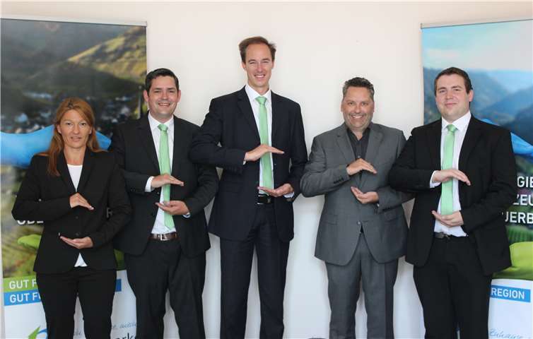 Partner der Vertriebskooperation - Sascha Radermacher, Volker Henrich, Dominik Neswadba, Christophe Vianden und Daniela Schmitz (v. r.).STI