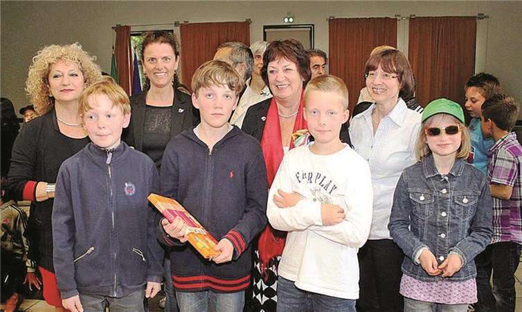 Partnerschaftsverein: Die Europaabgeordnete Bernadette Vergnaud bedankt sich bei den Schülern und Lehrerinnen für ihr europäisches Engagement. privat