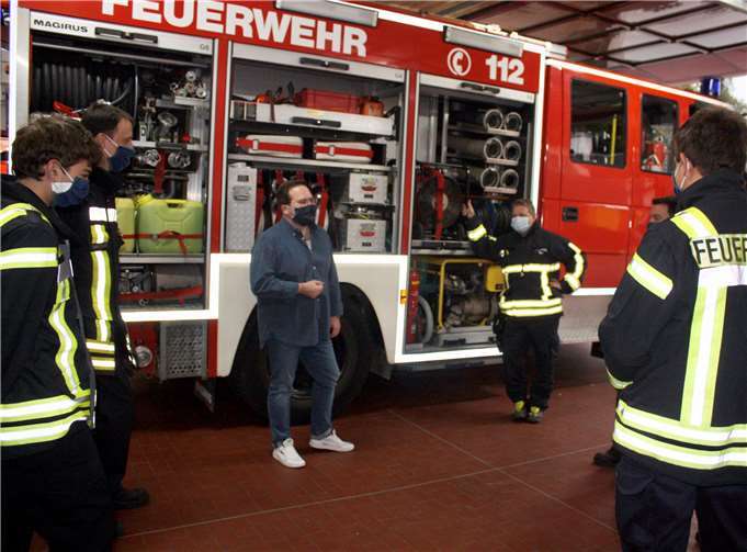 Pascal Badziong ist mit den Ehrenamtlern der Freiwilligen Feuerwehren regelmäßig im Austausch und steht auch in der Frage der Schnelltestungen an ihrer Seite.Foto: CDU