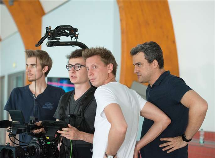 Pascal Schütze (Kameraassistent), Markus Ott (Kamera), Constantin Müller (Co-Regisseur), Jost Gabriel (Produzent und Regisseur) (v.l.). „newcut werbefilme“