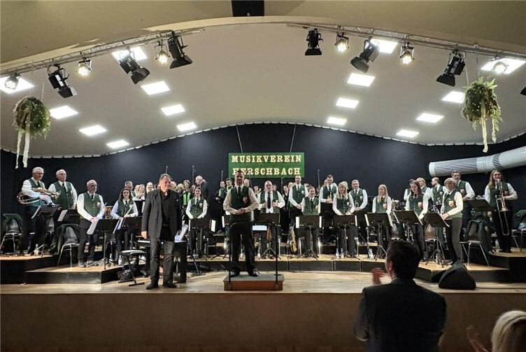 Passend zu seinem 70-jährigen bestehen, feierte der Musikverein Herschbach ein beigesterndes Comeback. Fotos:Axel Spiekermann