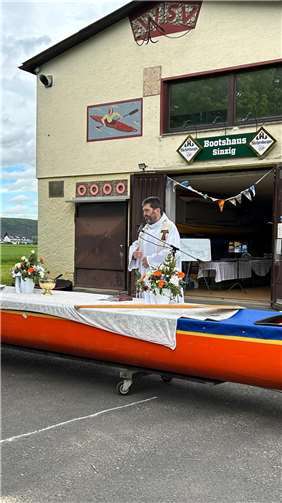 Pastor Frank Werner führte die Segnung durch. Foto: privat