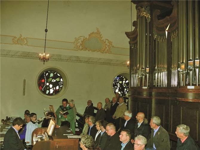 Pastor Lothar Anhalt freute sich, die Orgel endlich einsegnen zu können. Privat