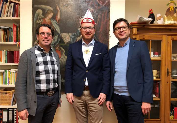 Pastor Lothar Anhalt von der katholischen Pfarreiengemeinschaft Linz, Markus Siebertz, Geschäftsführer der Schweren Artillerie Linz und Pfarrer Christoph C. Schwaegermann von der Evangelischen Trinitatis Kirchengemeinde Linz (v. l.).© Roland Thees