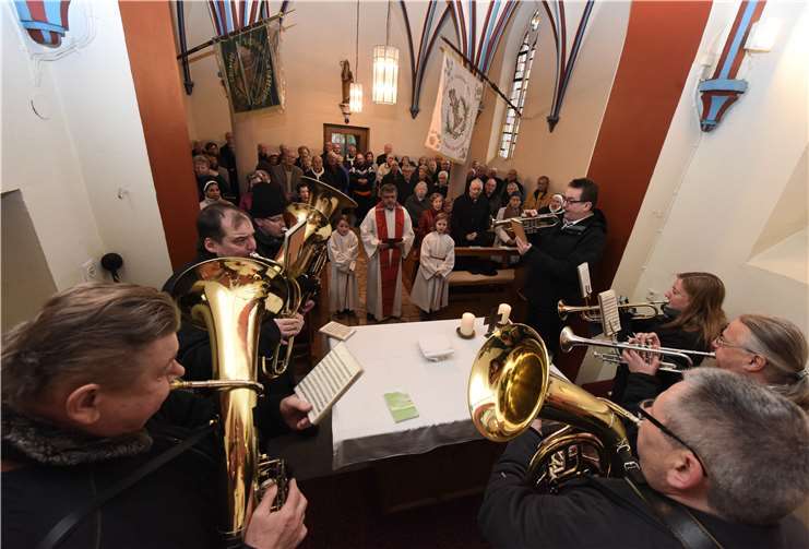 Pastor Peter Dörrenbächer beim Gottesdienst im „Hemmesser Dom“.Fix