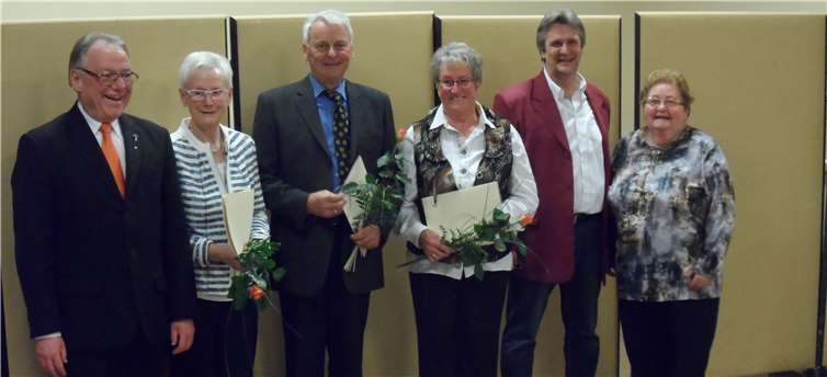 Pastor Thomas Gerber, ehrte die Jubilare. Privat