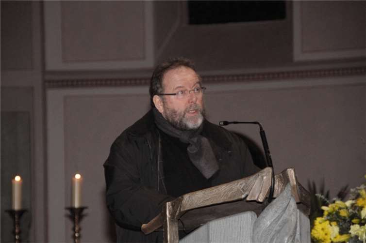 Pater Rüdiger Kiefer begrüßte zahlreiche Konzertbesucher.