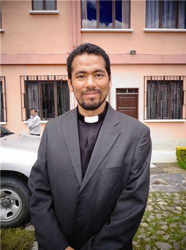 Pater Waldo Riveros Rodriguez, Absolvent der PTHV, ist der neue Leiter des Priesterseminars in der Diözese La Paz. privat