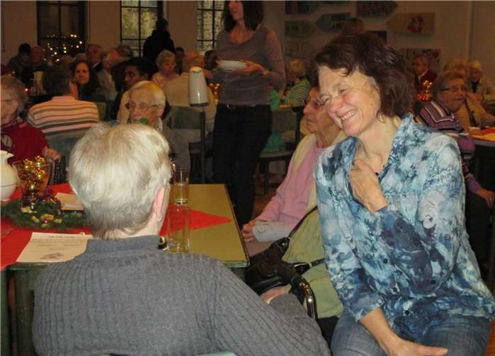 Patienten, Förderer und Aktive genossen die traditionelle Adventsfeier der Johanniter Höhr-Grenzhausen,.Die Johanniter/Lisa Reichert