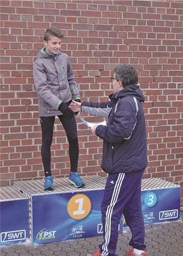 Patrick Heimerl bei der Siegerehrung der Rheinlandcrossmeisterschaften.privat
