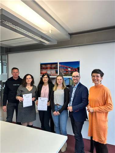 Patrick Kirstätter (Pädagogischer Koordinator Barbarossaschule), Uta Erlekampf (Stellv. Schulleitung), Natascha Keltsch (Personalmanagement Schmickler), Tanja Boch (Assistenz der Geschäftsführung Schmickler), Tino Hackenbruch (Arbeitskreisleiter SCHULEWIRTSCHAFT und Kreiswirtschaftsförderer), Andrea Stenz (IHKRegionalgeschäftsführerin).  Foto: privat