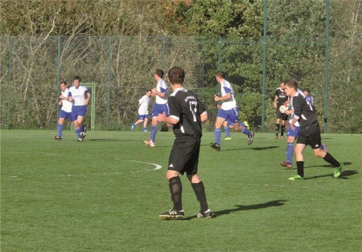Patrick Lotz nahm den Ball auf und ließ seine Vorderleute ausströmen.Privat