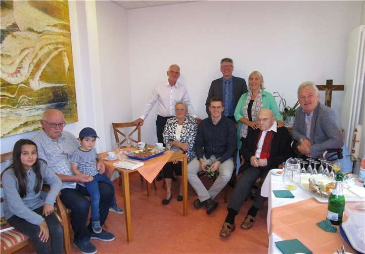 Paul Jaeschke feuerte mit Familie, Freunden und Gästen seinen hundertsten Geburtstag. Foto: privat