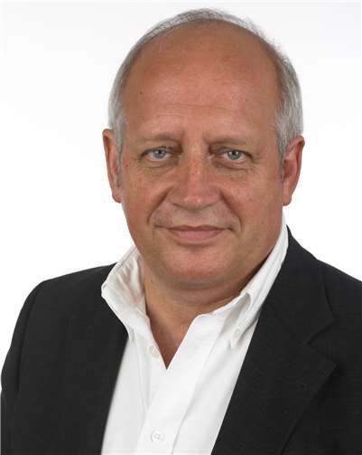 Paul Lägel steht für die Sprechstunde zur Verfügung.  Picasa