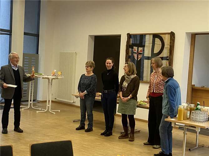 Paul Meyer als Vorsitzender der Familienbildungsstätte begrüßte alle kleinen und großen Besucherinnen und Besucher. Foto: privat