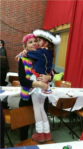 Paula und Julia in der Brohler Sporthalle 2019