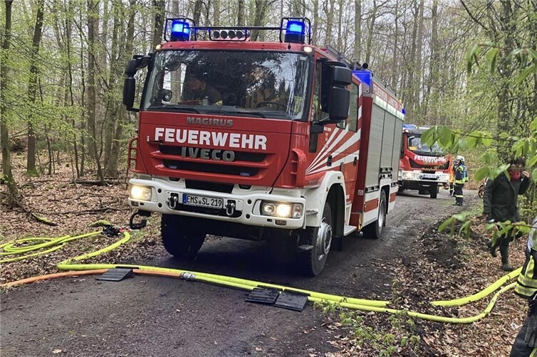 Pendelverkehr für die Versorgung mit Löschwasser.