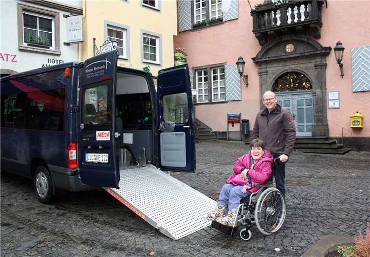 Per Fahrdienst werden die Bewohner zum Zahnarzt gebracht. Foto: Kloster Ebernach
