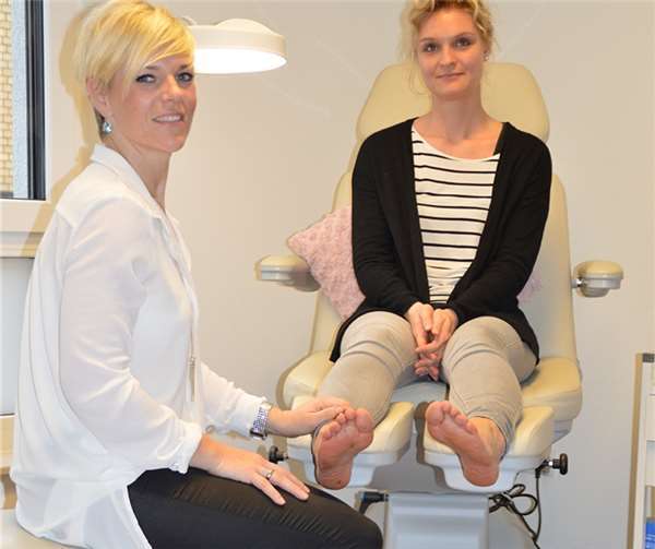 Perfekt abgerundet wird das Gesundheitsangebot von der Podologin Nicole Daraio, die im 2. Obergeschoss in ihren Praxisräumen medizinische Fußpflege anbietet.
