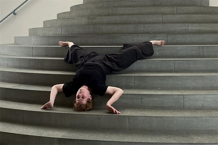 Performance von Evamaria Schaller im Kunstmuseum Bonn, 2026