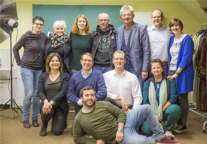 Personen von links hinten Julia Emde, Linda Matuschek, Esther Eberz, Michael Antrack, Rudolf Neiser, Dominik Hoepfner, Désirée Just, Christine Assmann, Pedro Hillen, Denny Blank, Dagmar Volk und Hannes Mager. privat