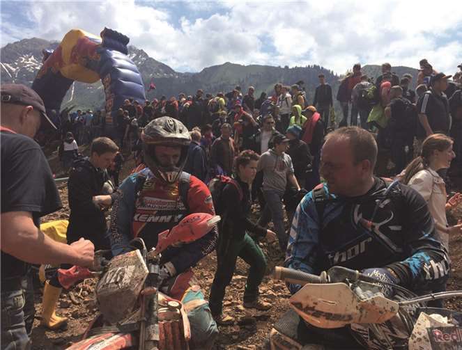 Peter Anger und Tim Pagelsdorf am Checkpoint 4.privat