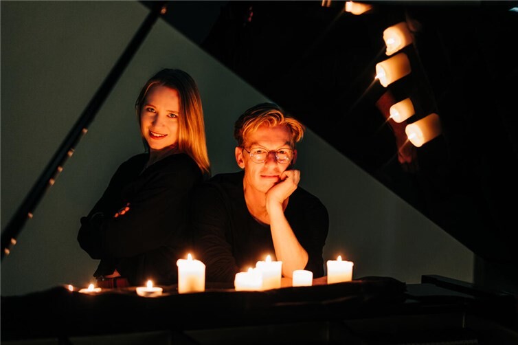 Peter Bongard und Ricarda Bosse (Duo Jadeherz) spielen am 5. November in Höhr-Grenzhausen.  Foto: Peter Bongard